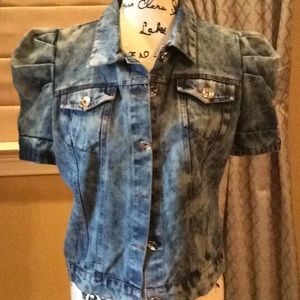 Short sleeve denim jacket